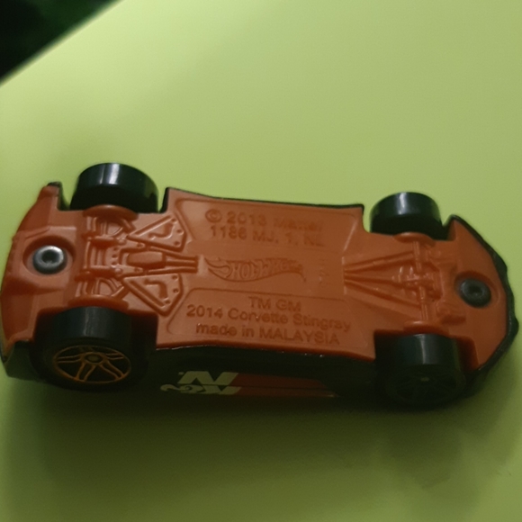 HW Corvette Stingray 2014 Diecast 1:64| 8.5/10 - Picture 7 of 8